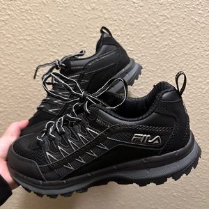 NEW Boys Fila kids shoes SIZE 4